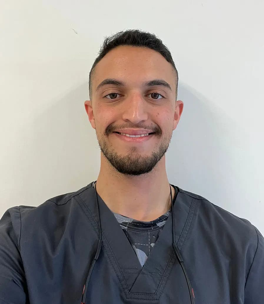 תמונה של ד"ר אור פינטו, רופא שיניים בעל רישיון היפנוזה לצרכים רפואיים